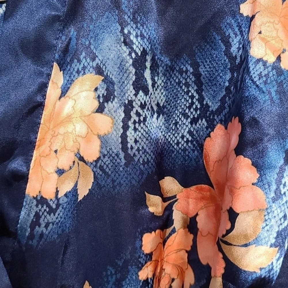 Thalia &Sodi Intimates Robe Floral Snakeskin Design Wrap Belted‎ Size S/M EUC